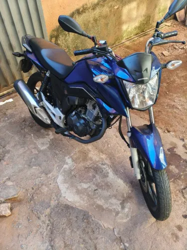 Vendo essa moto