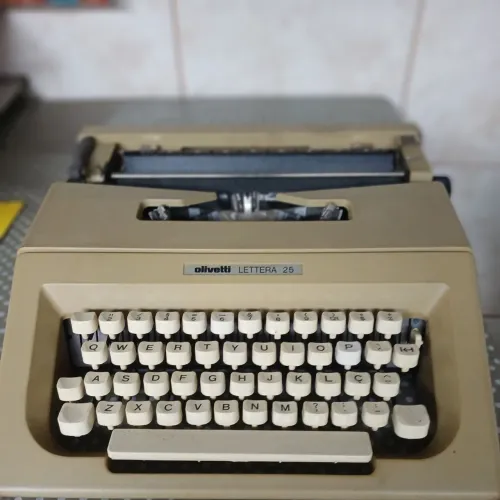 Máquina de escrever - Olivetti