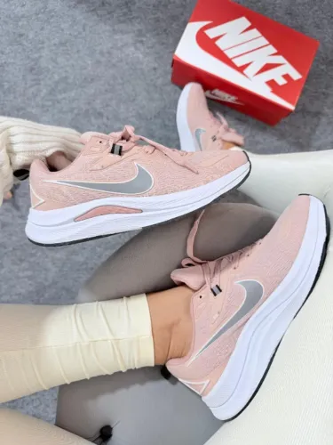 Tênis Nike runing est