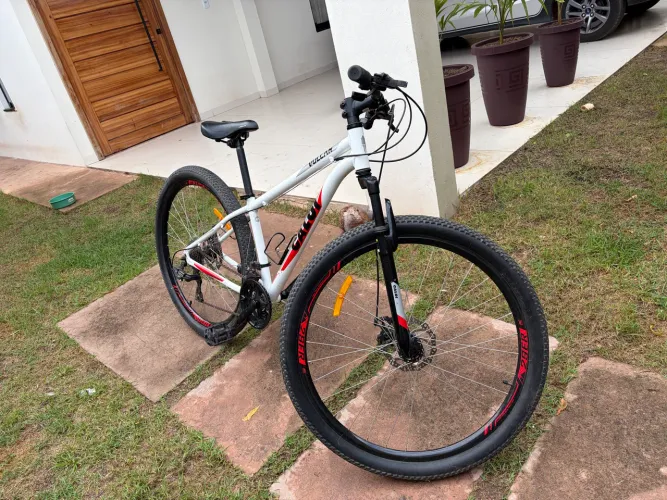 Vendo uma bicicleta Caloi vulcan
