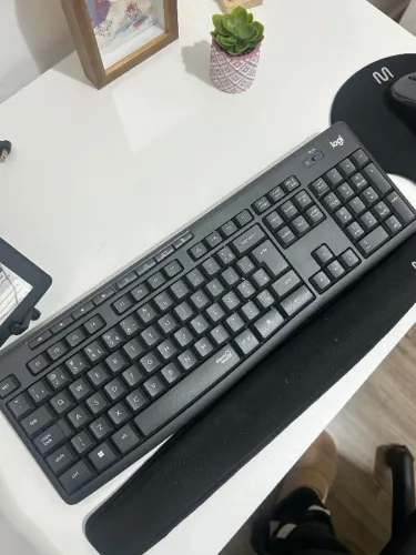 Teclado USB Logitech Silent Touch EM EXCELENTE ESTADO