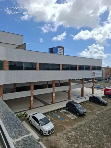 ALUGO PISO COM  1000 M2 EM PRÉDIO  COMERCIAL