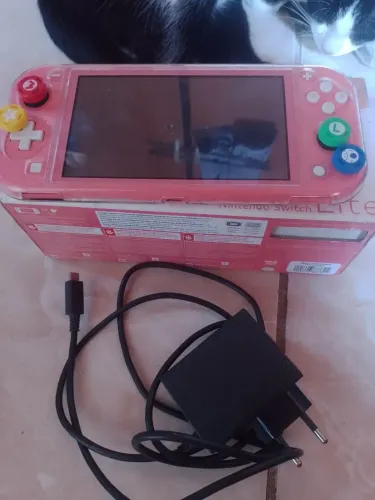 Nintendo switch lite Coral