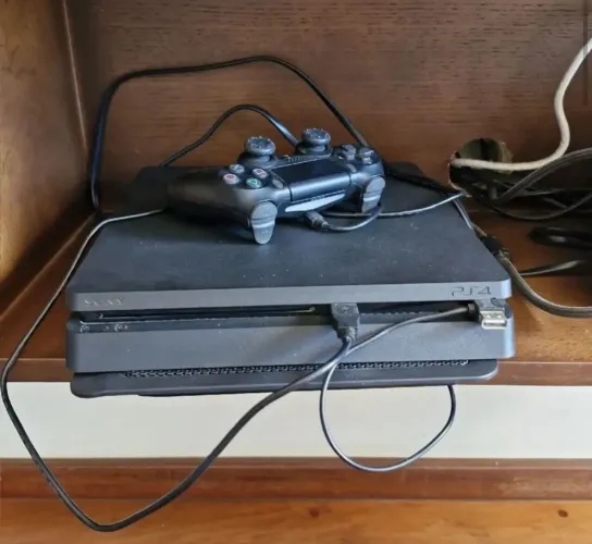playstation 4 slim (ps4 slim) + controle dualshock 4