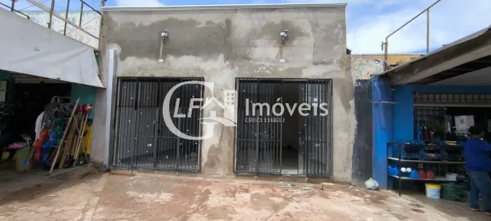 Salão Comercial para Locação em Campo Grande-MS, na Vila Moreninha II - 2 Salas, 2 Banheir