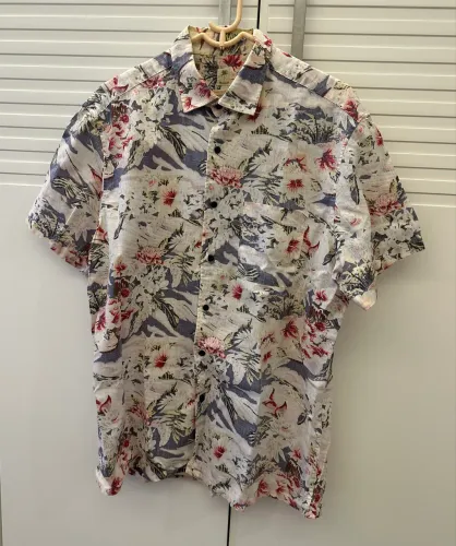Camisa Richards tam.4, linho com algodão, perfeita.