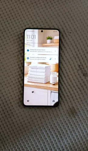 Vende-se um celular semi novo.