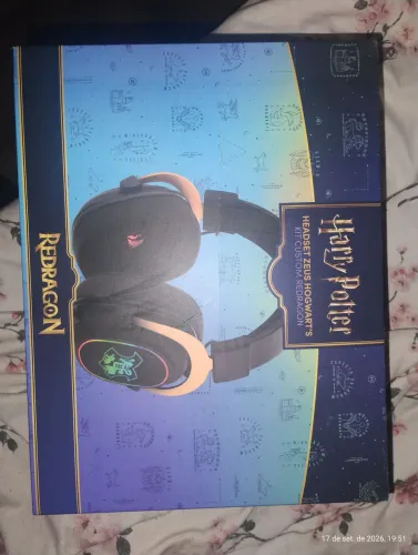 Headset gamer redragon Harry Potter Zeus Hogwarts edição ilimitada