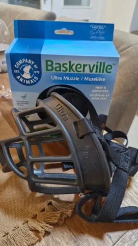 Focinheira para cachorro Baskerville Ultra