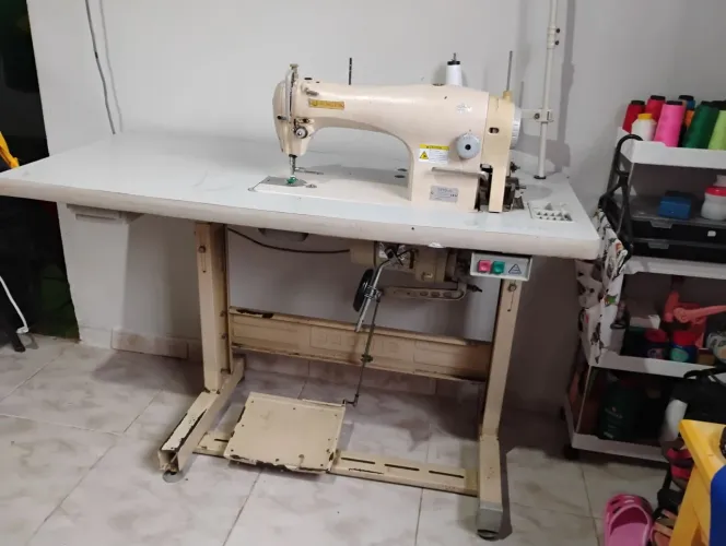 Vendo máquina industrial Singer