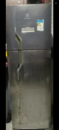 VENDO GELADEIRA ELECTROLUX COM DEFEITO