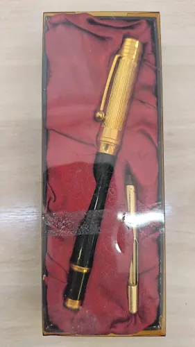 Caneta Tinteiro Antiga De Coleção Alemã Pena Iridium Point - Metal dourado e azul noturno