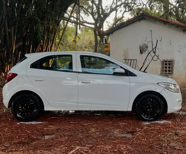 Chevrolet Onix JOY Hatch 1.0 8V Flex Mec. 4P 2018