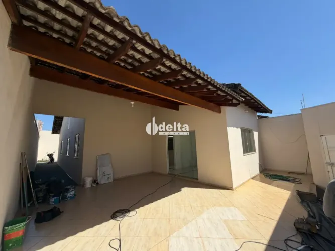 Casa residencial com 3 quartos sendo 1 suíte disponível para locação no bairro Santa Rosa