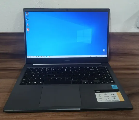 Notebook Samsung tela grande - Aceito cartão