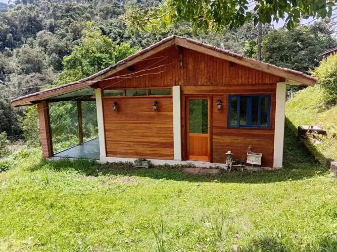 Chácara para venda com 3 construções em Gonçalves - MG