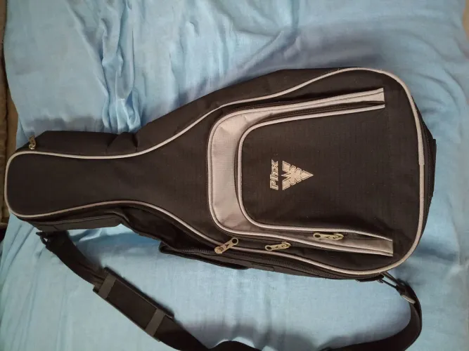 Vendo capa que serve tanto cavaquinho como ukulele 