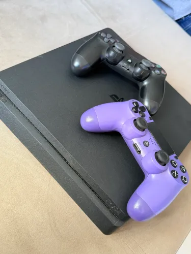 Vendo playstation 4 slim