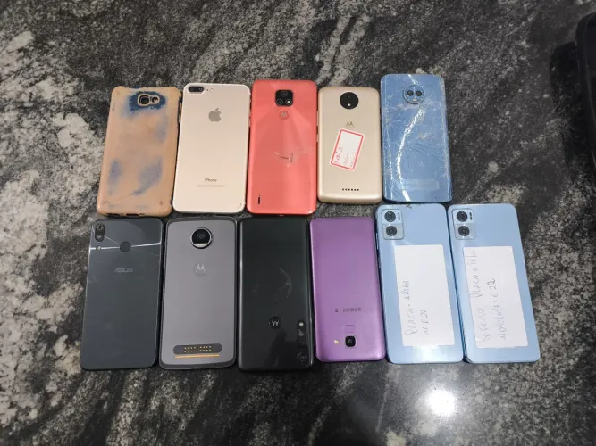 Lote de celulares para reparo.