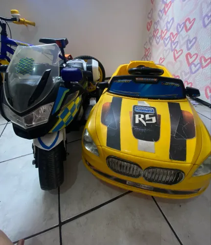 Moto + carro eletrinho