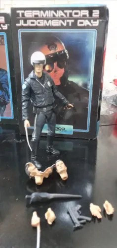 Exterminador T1000 neca toys 
