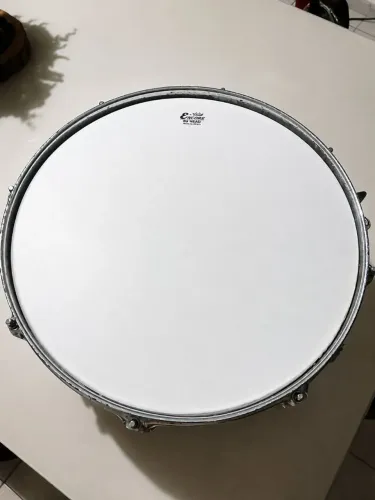Caixa em acrílico e pedal Odery Drums