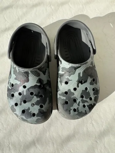 Crocs Infantil Cinza Camuflado