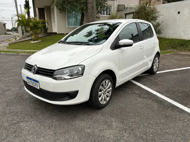 Volkswagen Fox 1.0 MI Total Flex 8V 5P 2013