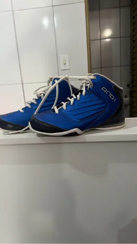 Vendo Roupas sapatos e acessórios Importados Originais