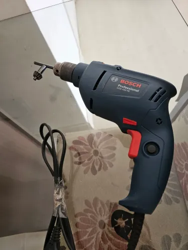 Furadeira Profissional marca Bosh