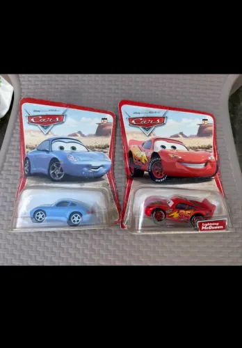 Carros Disney Pixar RELÂMPAGO MCQUEEN E SALLY 2006 CARTELA Desert