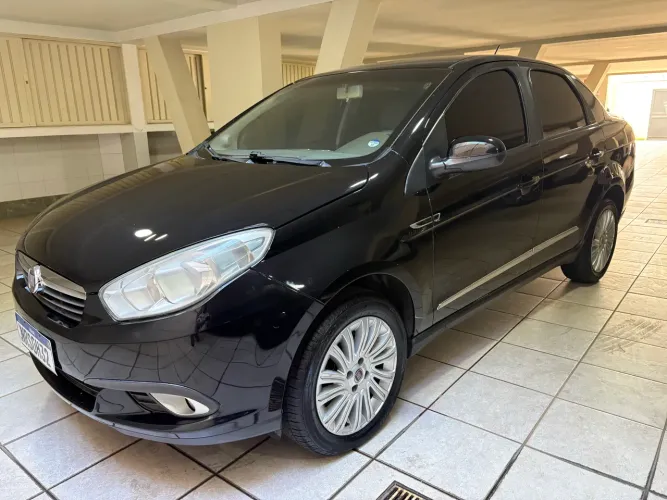 Fiat Grand Siena Essence 1.6 Flex 16V 2014