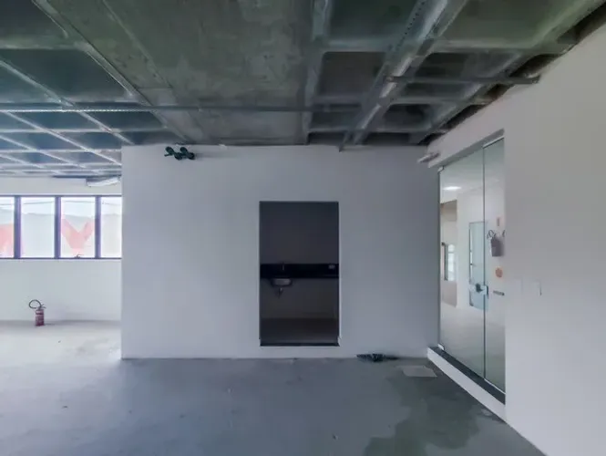Sala Comercial para Venda em Florianópolis, Saco Grande, 1 banheiro, 3 vagas
