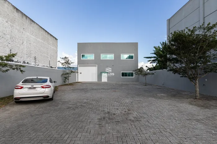 Barracão para alugar com 393 m² no Boqueirão em Curitiba