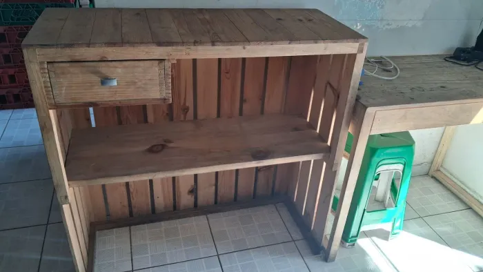 Balcão de madeira para lanchonete, bares e restaurantes e lojas em geral