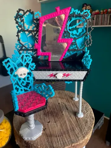 Penteadeira Monster High Da Frankie Stein - Mattel (Usado)