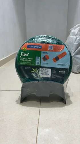 Mangueira para Jardim 20 Metros com Esguicho e Suporte TRAMONTINA