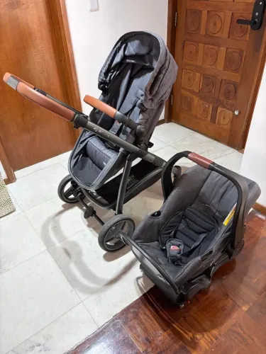 Carrinho de bebê + bebê conforto - INFANTI EPIC LITE
