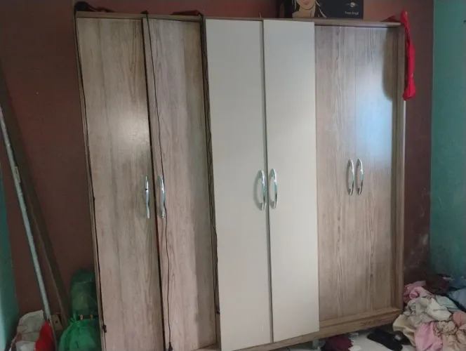 Guarda roupa 6 portas 