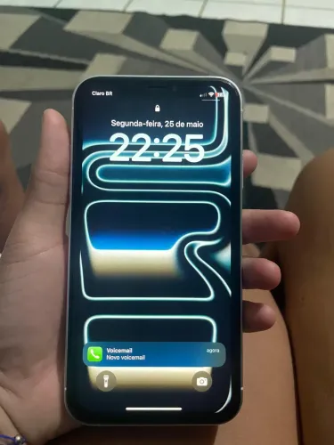 iPhone XR na carcaça do 17 pro 