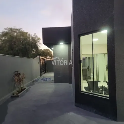 Linda Casa a Venda no Residencial Santa Regina, 3 Quartos, 2 vagas de garagem cobertas