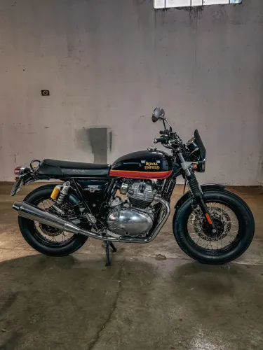 ROYAL ENFIELD INTERCEPTOR 650 - 2024
