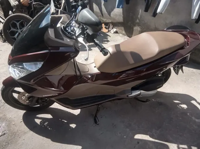 ? HONDA PCX DLX 2018 - À VENDA ?