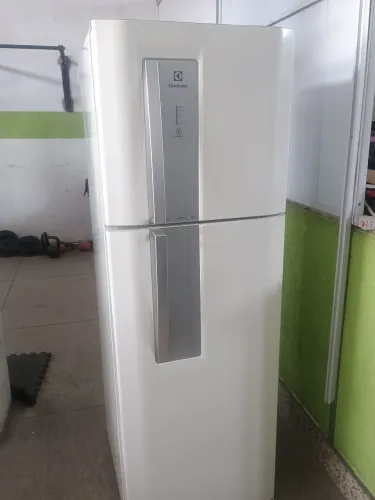 Geladeira Eletrolux Frost Free df42