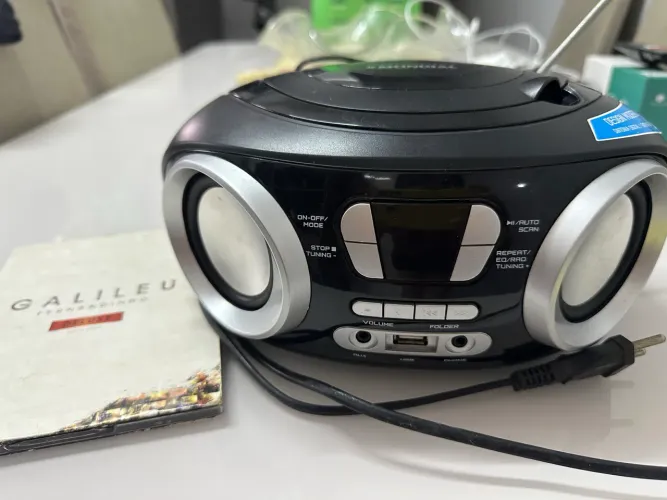 Minisystem Rádio FM Mondial 