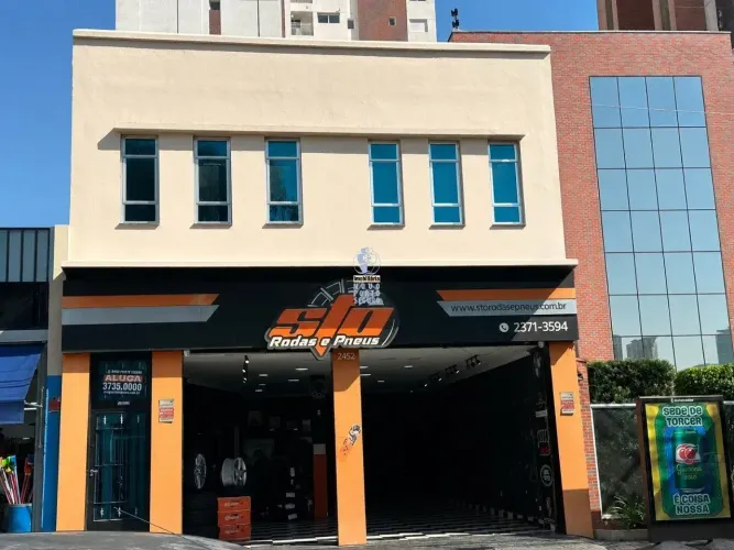 Sala Comercial Reformada para Clínica ou Escritório | 5 Salas | 4 Banheiros | Rua Antônio 