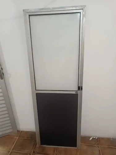 Porta de alumínio 60 cm