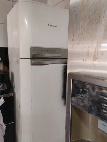Vendo geladeira Eletrolux