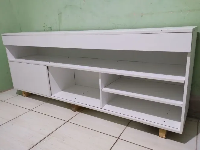 rack para sala de estar em mdf com porta de correr