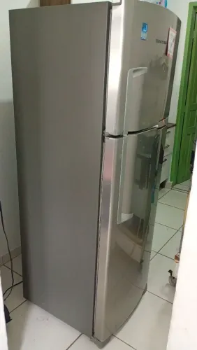 Vende-se essa geladeira Brastemp valor 800 reais